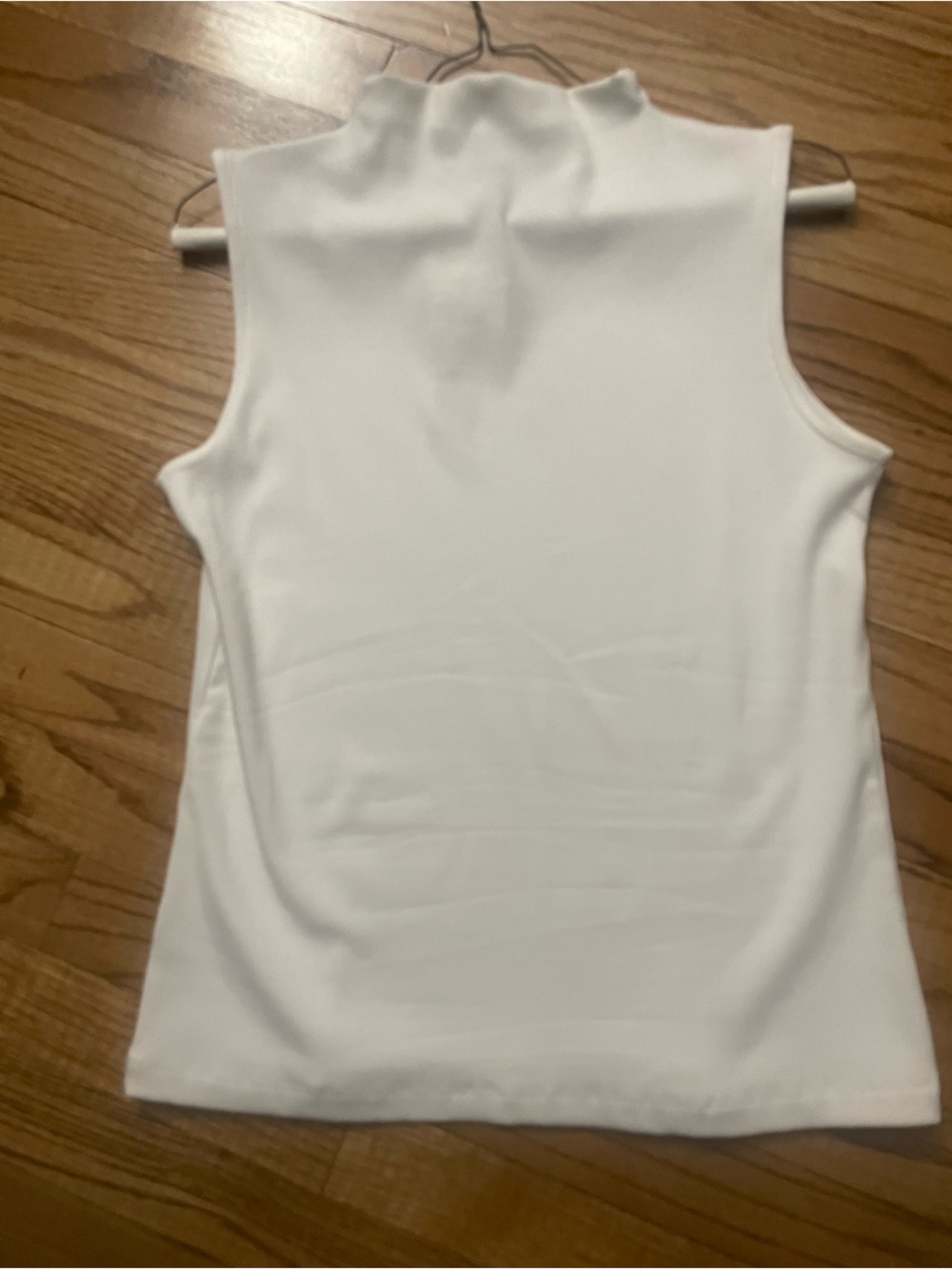 Tahari White Sleeveless Mock Neck Tank
New with tags